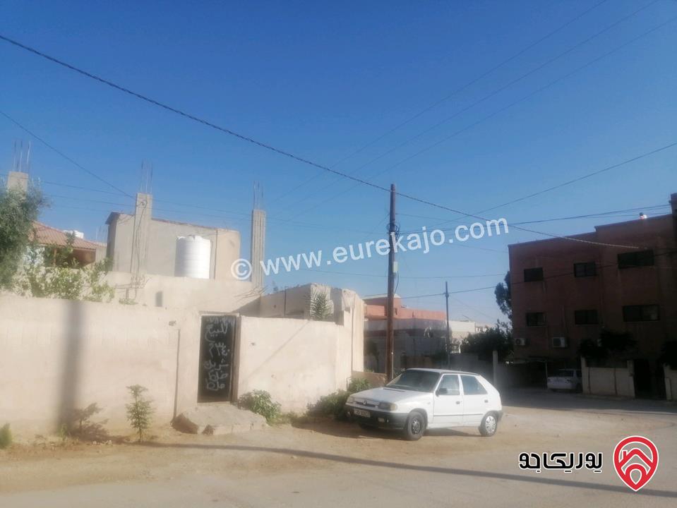 بيت مكون من شقتين على أرض 340م للبيع في المفرق الخالديه