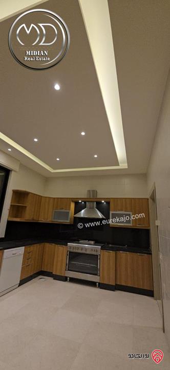 رووف طابقي فارغ للايجار في عمان - أجمل مواقع ام السماق مساحة 500م مع تراسات تشطيبات ديكورات عصرية فاخرة اطلالة رائعة