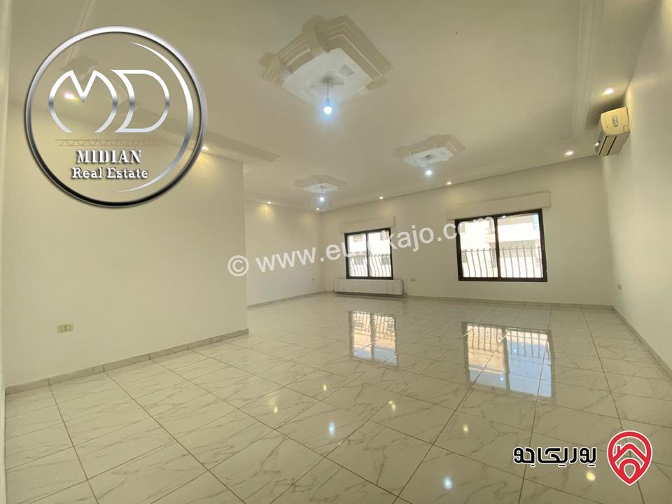 شقة فارغة للايجار في عمان - خلدا مساحة 230م طابق ثالث تشطيبات سوبر ديلوكس اطلالة جميلة بسعر مميز جداً