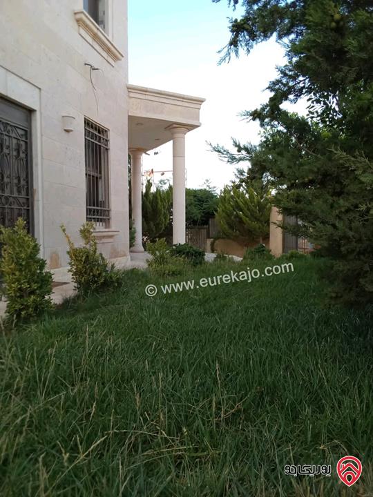 فيلا مساحة 460م على أرض 600م للبيع في الزرقاء - رجم الشوف قرب شفا بدران 