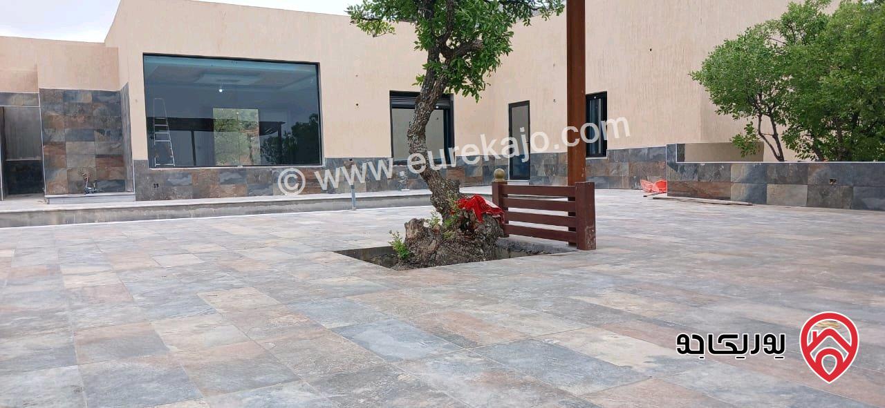 مزرعة مساحة الارض 4368م مساحة البناء 216 للبيع في الزرقاء - الكمشة العالوك جديدة تحت الانشاء