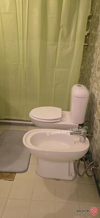 شقة ارضية مساحة 155م ويوجد إضافات 50م مبني حديقة وتراسات 200م للبيع في عمان - الجاردنز