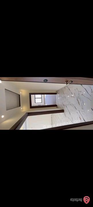 شقة شبه أرضية مساحة 190م داخلي و 40م خارجي للبيع في عمان - شفابدران