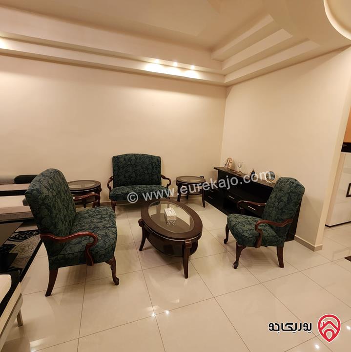 شقة فاخرة مفروشة طابق تسوية مساحة 260م للبيع في عمان - خلدا