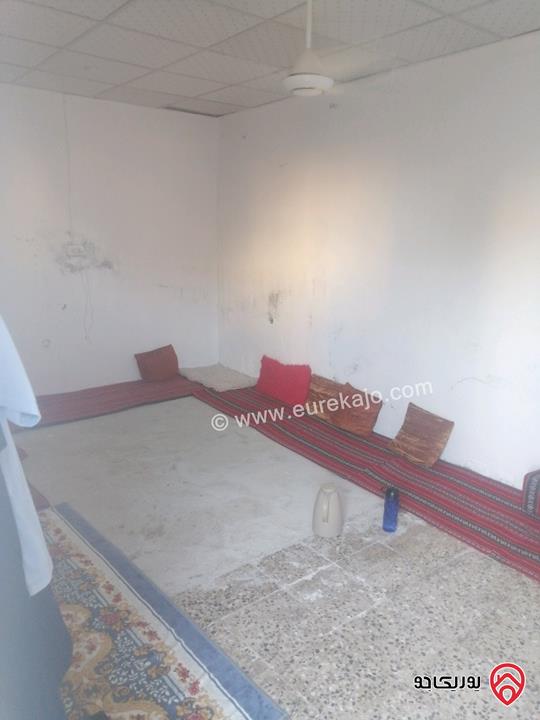 بيت مكون من شقتين على أرض 340م للبيع في المفرق الخالديه