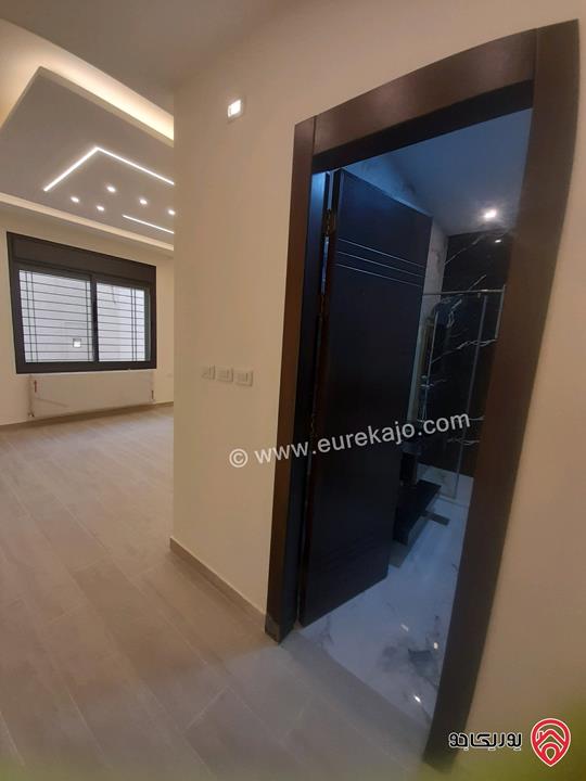 شقة سوبر ديلوكس ارضية مساحة 230م داخلي و 140م خارجي للبيع في عمان - طريق المطار