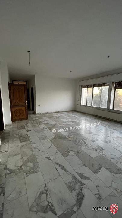 شقة مساحة 320م طابقية للايجار في عمان - الرابية