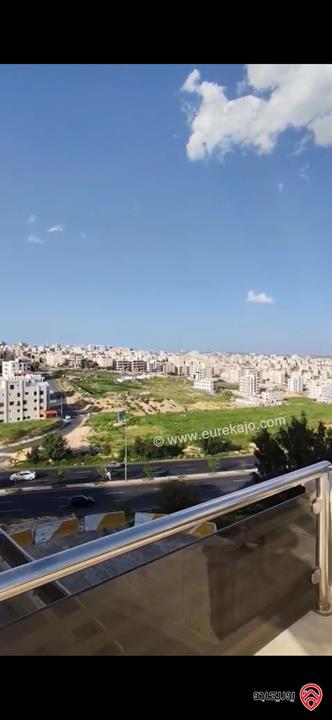 شقة ارضية مساحة 215م داخلي و 40م خارجي للبيع في عمان - الجبيهة 