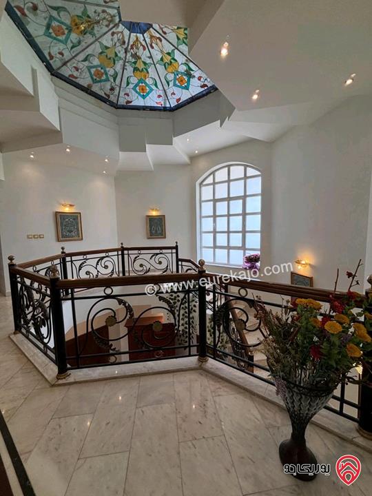 فيلا مساحة 850م على أرض 1081م للبيع في عمان - الجبيهة