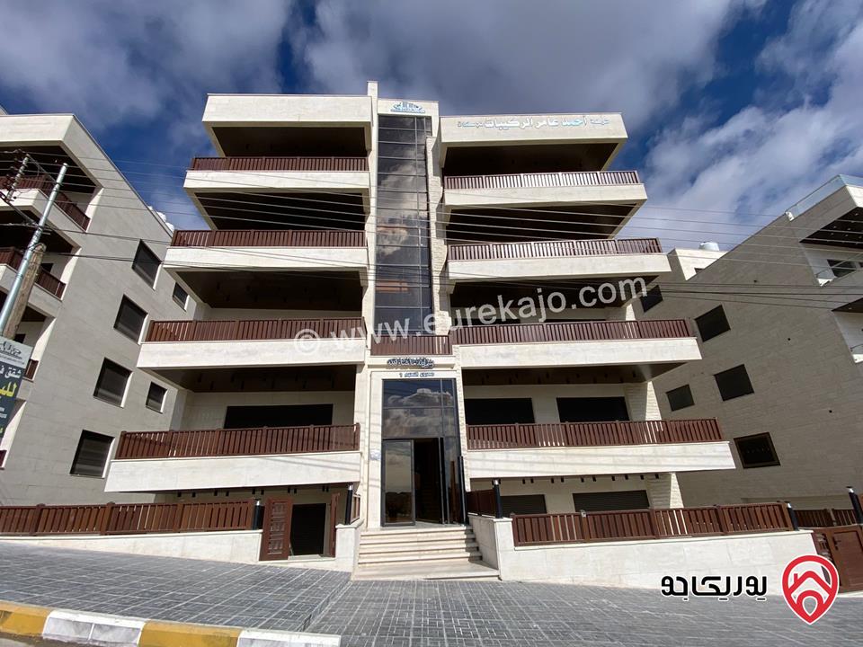 شقة ديلوكس طابق اول مساحة 217م للبيع في عمان - الجبيهة