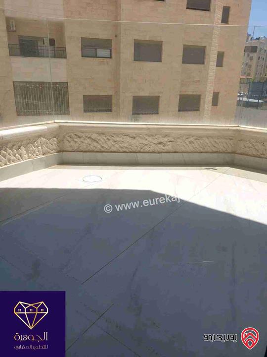 شقة طابق ثالث اخر شقة لم تسكن مساحة 140م عرض خاص للبيع في عمان - خلدا 
