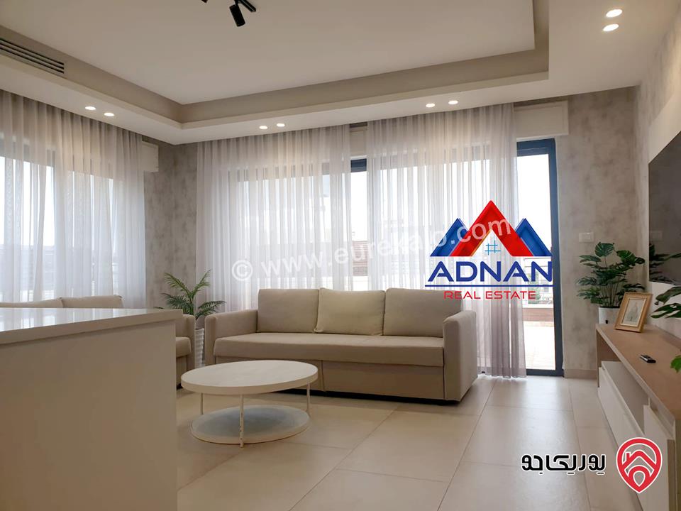 رووف مفروش مساحة 140م داخلي و 130م خارجي للإيجار في عمان - عبدون