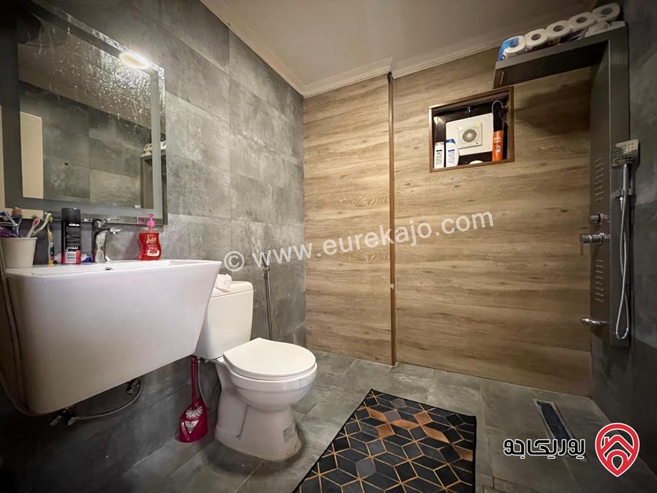 شقة أرضية مفروشة مساحة 120م داخلي و 100م خارجي للإيجار في عمان - الشميساني