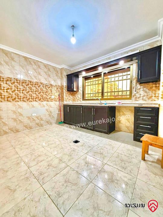 شقة شبه ارضي مساحة 142م داخلي و 30م خارجي للبيع في عمان - طبربور 