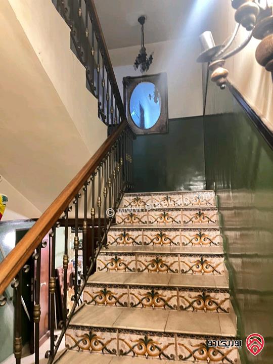 بيت مستقل مساحة 600م على أرض 700م للبيع في عمان - ابو السوس بالقرب من الجامعة الجديدة 