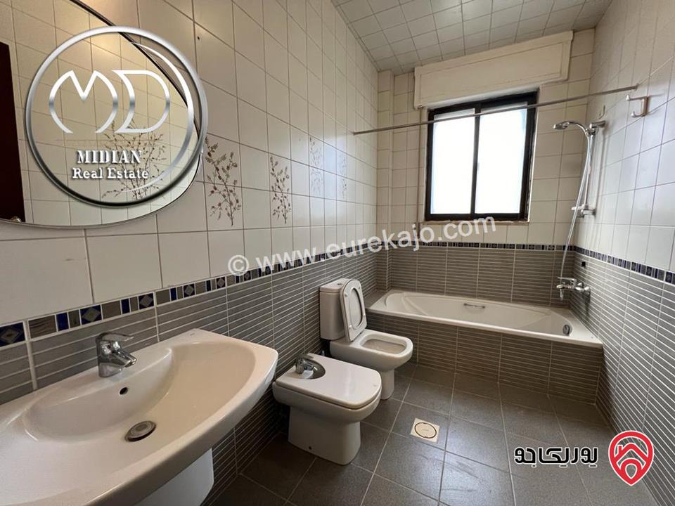 شقة طابقية فارغة للايجار في عمان - جبل عمان مساحة 320م طابق ثاني اطلالة جميلة تشطيبات سوبر ديلوكس