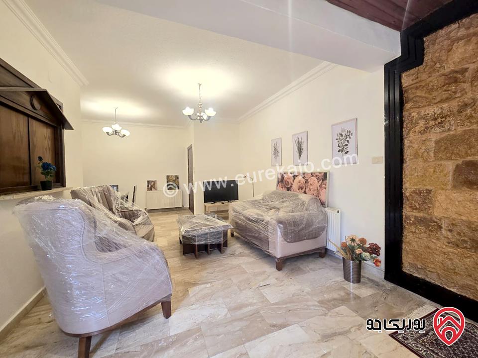 شقة ارضية مفروشة مساحة 80م داخلي وترس 120م و كراج و مدخل خاص للايجار في عمان - دير غبار