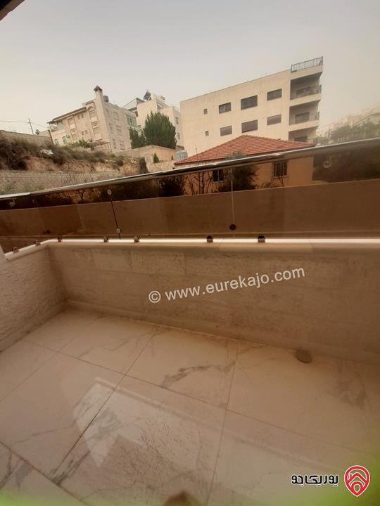 شقة سوبر ديلوكس ارضية مساحة 230م داخلي و 60م خارجي للبيع في عمان - طريق المطار