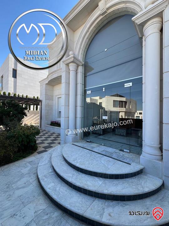 فيلا مستقلة للبيع في أجمل مناطق عمان - الظهير مساحة 1200م مع مسبح و تراسات و حدائق تشطيبات و ديكورات فاخرة اطلالة رائعة