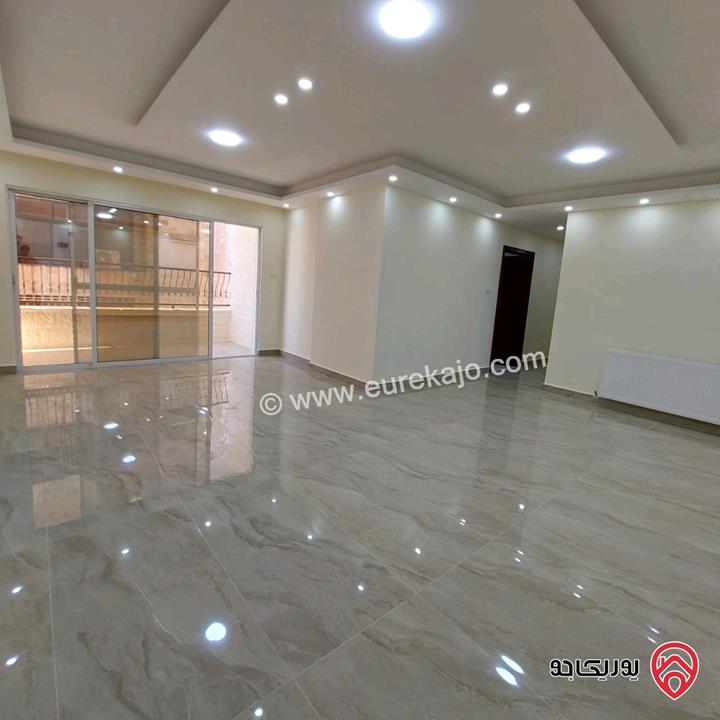 شقة مساحة 135م طابق ثالث للبيع في عمان - ضاحية الرشيد 