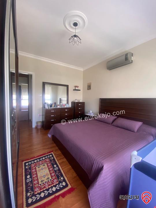 شقة طابق ثالث مساحة 195م للبيع في عمان - الشميساني 