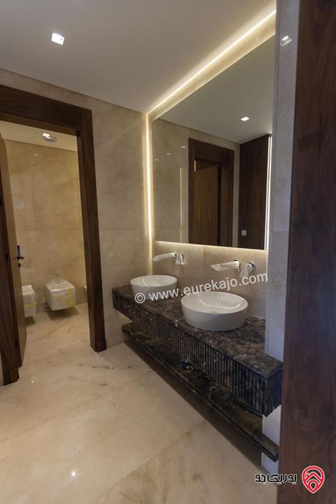 فيلا عدد 2 متلاصقات مساحة 780م على أرض 500م للبيع في عمان - دابوق منش 