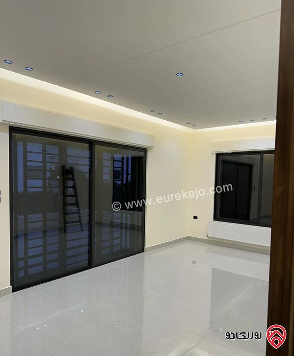 شقة فاخرة 220 متر طابق أول للبيع في عمان - خلدا 