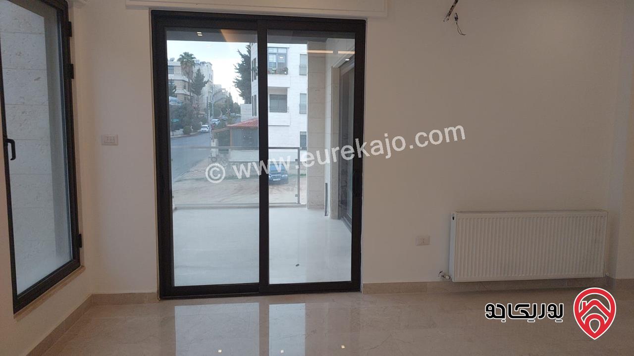 شقة مساحة 195م طابق أول للبيع في عمان - الشميساني