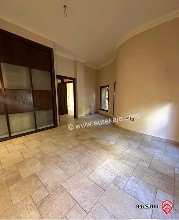 فيلا مساحة 700م على أرض 776م للبيع في عمان - دابوق