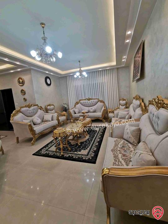 شقة طابق ثالث مساحة 220م للبيع في عمان - طبربور/طارق