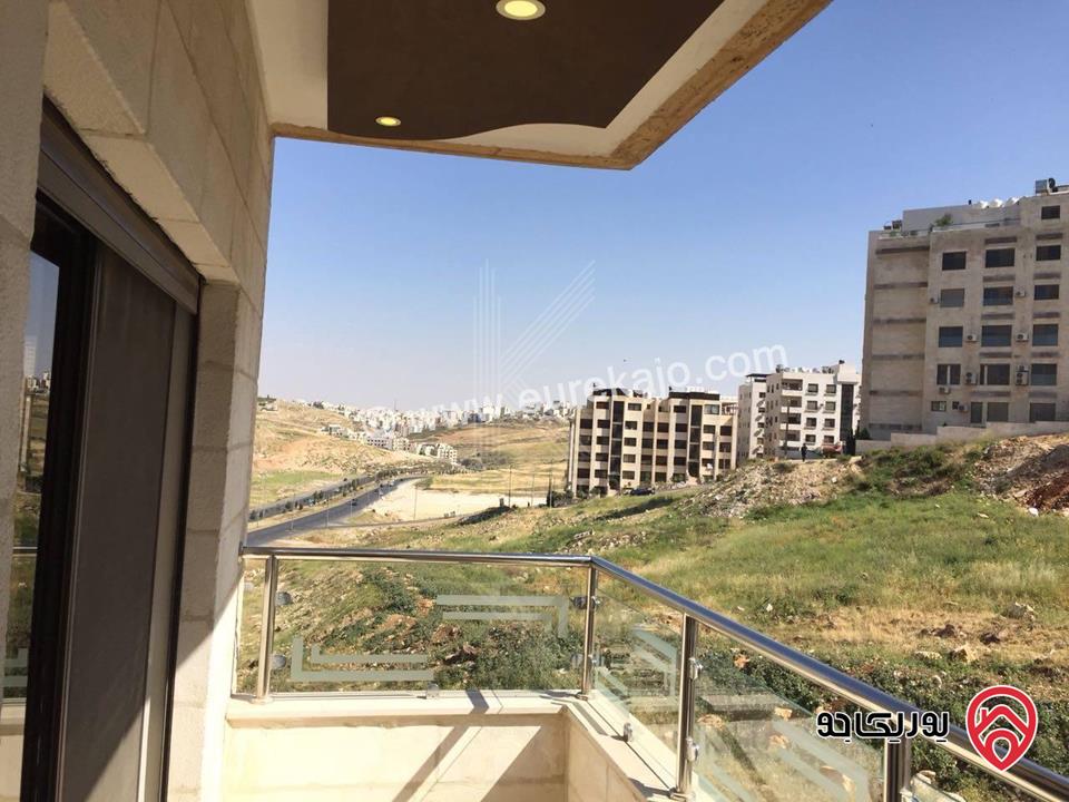 شقة مميزة طابق ثالث مساحة 190م مع روف 25م وترس 120م للبيع أو للايجار في عمان - دير غبار