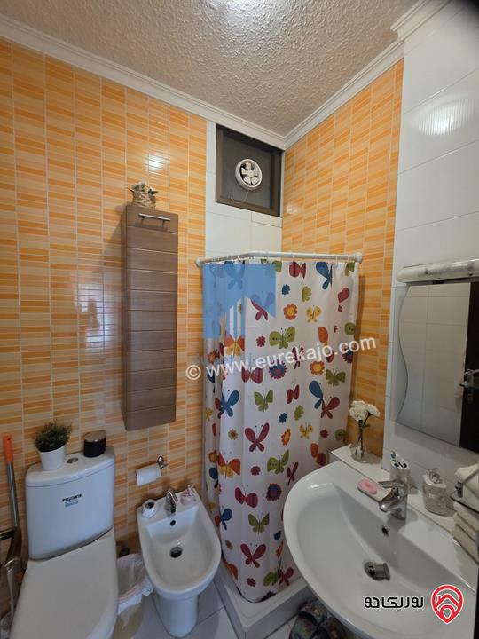 شقة طابقية طابق ثالث 250م تشطيب سوبر ديلوكس للبيع في عمان - أم السماق 