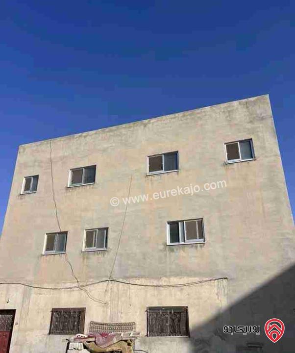 منزل مستقل 3 طوابق على أرض 750م للبيع في المفرق من المالك