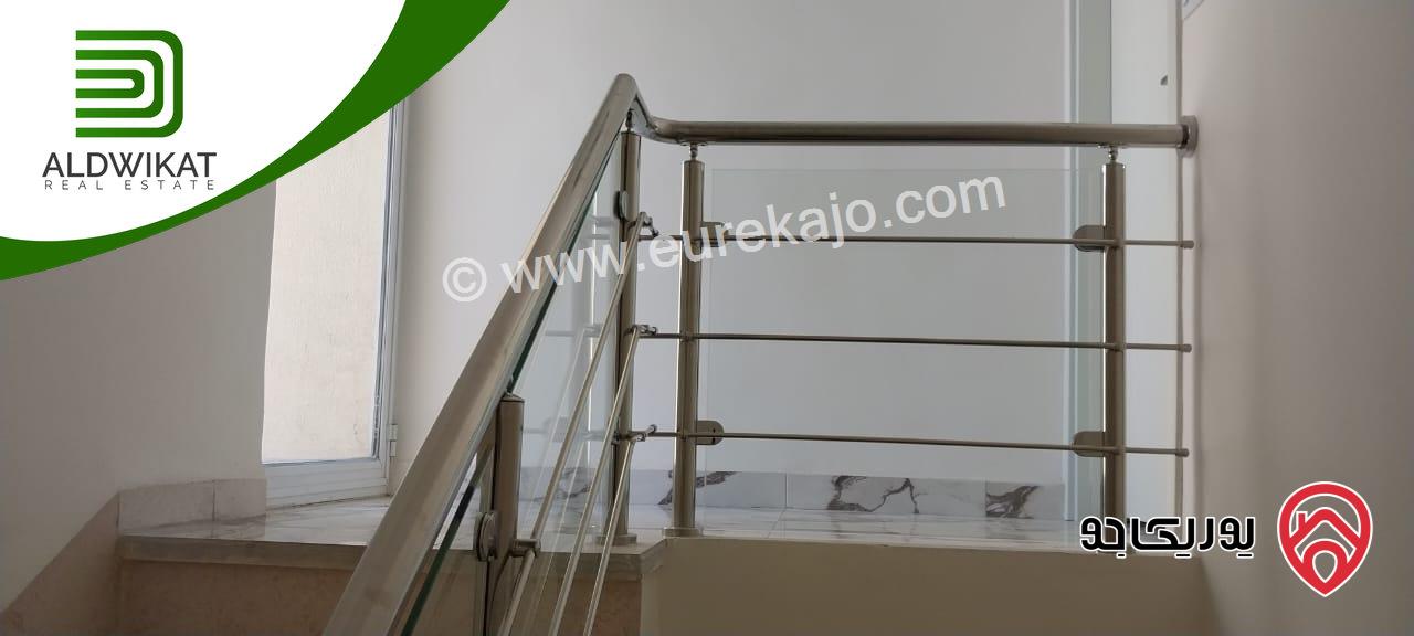  شبه فيلا متلاصقة مفروشة للبيع في عمان - ام السماق مساحة الارض 150م ومساحة البناء 180م بسعر مغري 