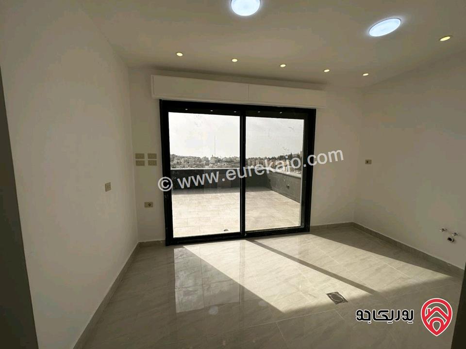 شقة طابق ثالث مساحة 150م مع روف 50م و تراس 50م للبيع في عمان - البيادر