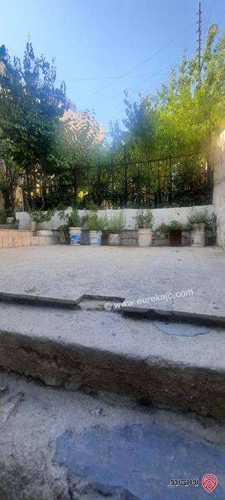 عمارة سكنية مميزة عبارة عن 3 طوابق على أرض 609م للبيع في عمان - منطقة جبل عمان 