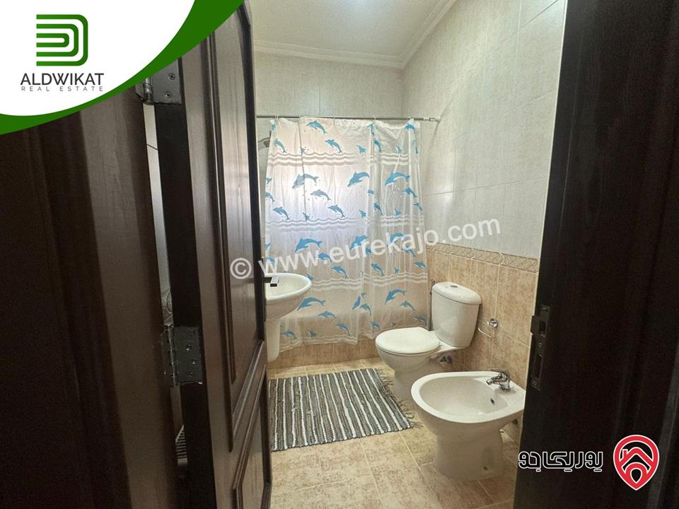 شقة مفروشة للايجار في عمان - ضاحية الامير راشد طابق ثاني مساحة البناء 210م منطقة هادئة بالقرب من الخدمات