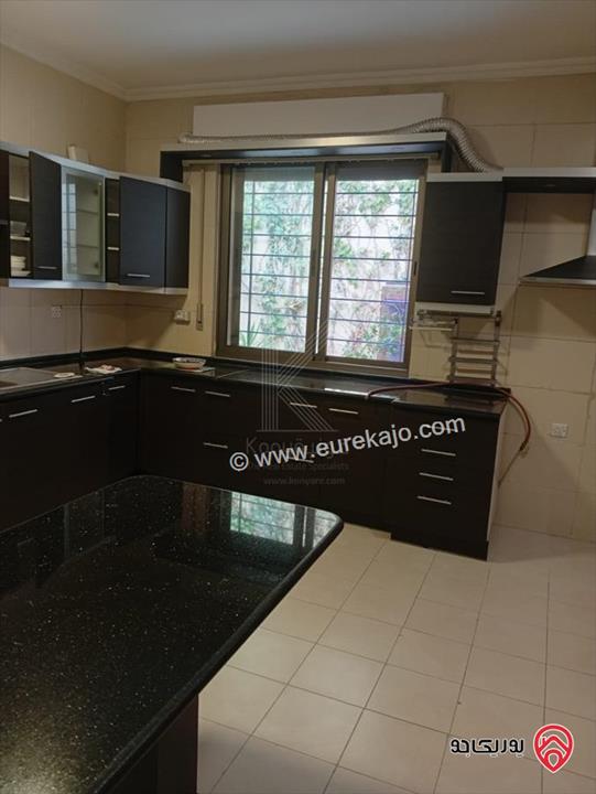 شقة مميزة مساحة 235م للبيع أو للايجار في عمان - الكرسي