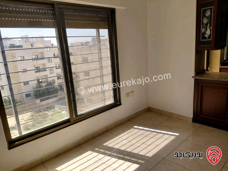 شقة فارغة طابق اول مساحة 90م للإيجار في عمان - دير غبار 