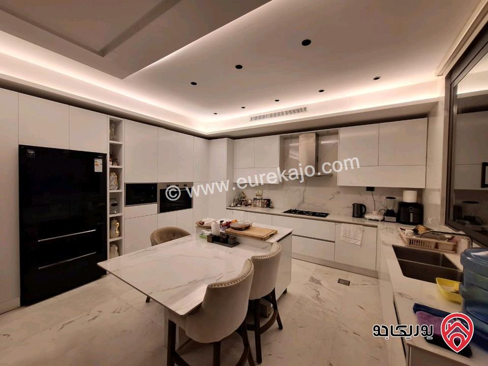 شقة فخمة طابق ثاني مساحة 333م للبيع في عمان - عبدون بالقرب من السفارة السعودية