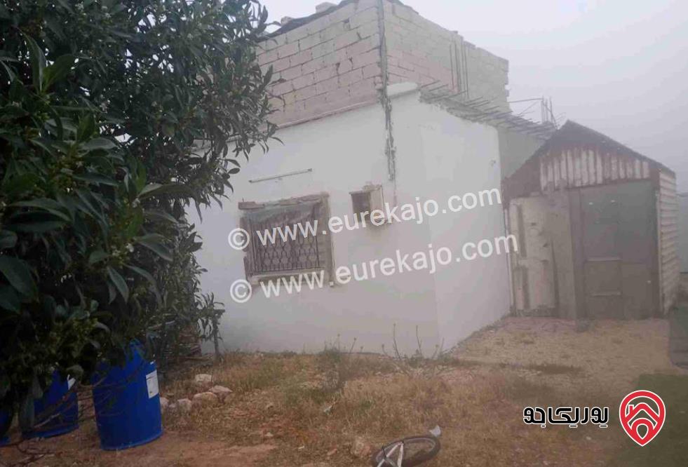 بيت مستقل على منطقة مرتفعة مساحة 100م على أرض 500م للبيع في المفرق - الزنية