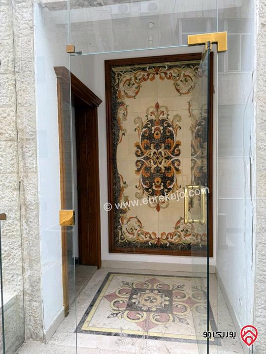 شقة طابق أرضي دوبلكس مساحة 418م داخلي و 250م خارجي للبيع في عمان - عبدون