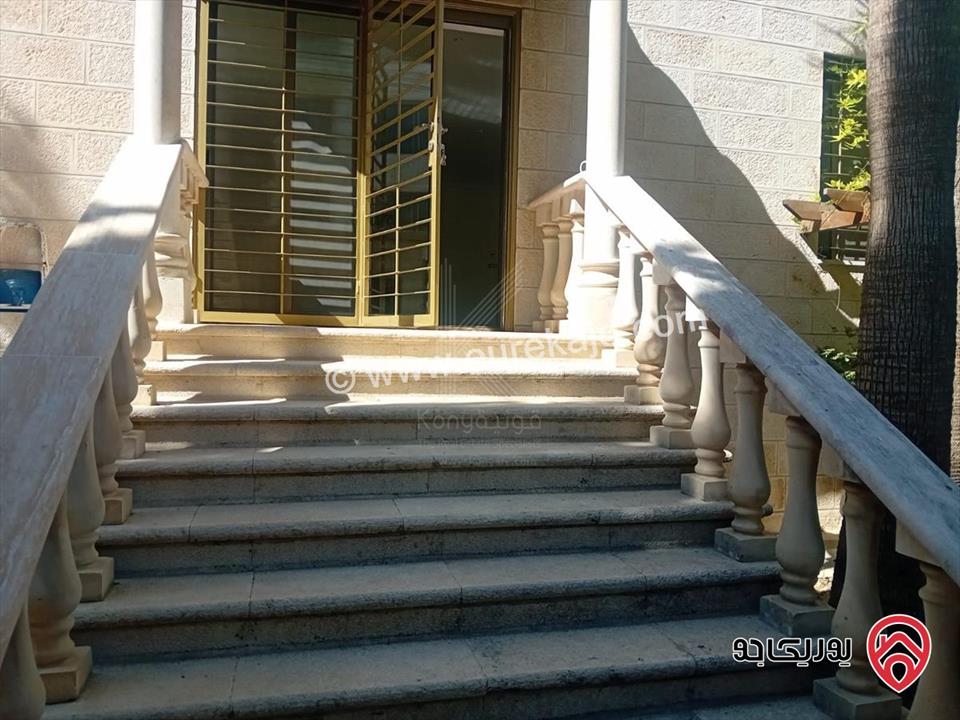 شقة فاخرة طابق أرضي مساحة 320م داخلي و 150م خارجي للايجار في عمان - عبدون