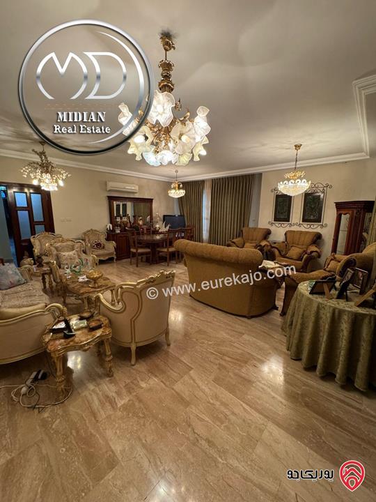 شقة ارضية مساحة 200م مع ترس و حديقة 150م  للبيع في عمان - الرابية
