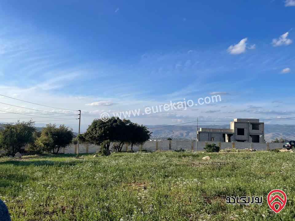 قطعة ارض مميزة ومرتفعة مساحة 2 دونم و 71م للبيع في مدينة السلط في منطقة زي 
