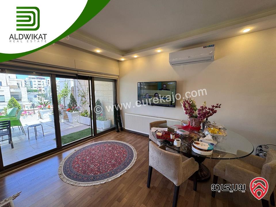 شقة روف مفروشة للايجار في عمان - عبدون خلف السفارة الامريكية مساحة البناء 190 م والترس 66م