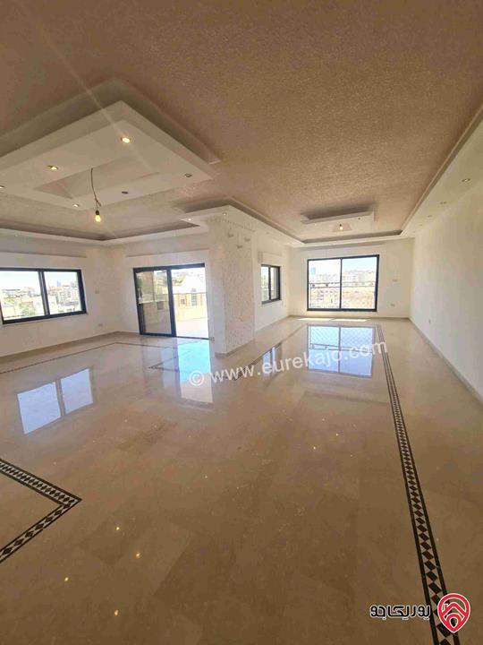 شقة طابقية طابق ثاني مساحة 350م للبيع في عمان - ضاحية الرشيد بلاكين واسعة مطلة