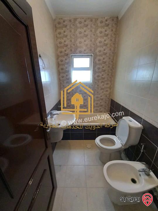 شقة فارغة طابق ثاني مساحة 150م للإيجار في عمان - تلاع العلي 