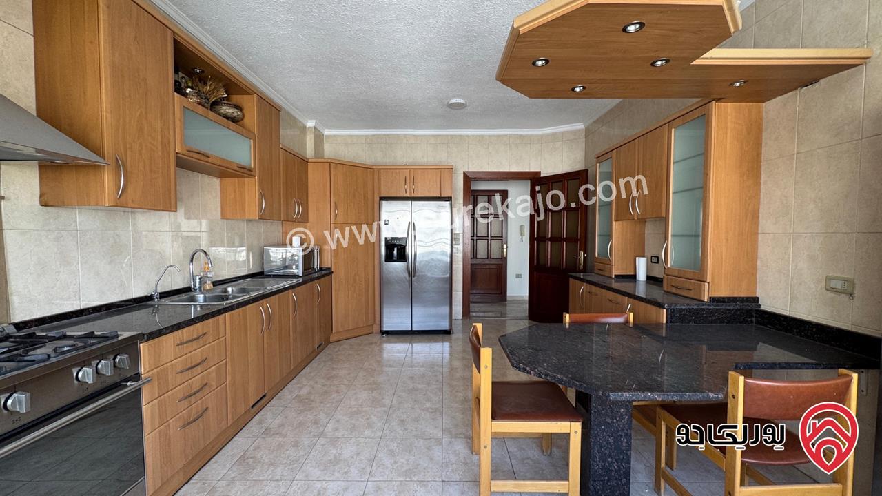 Unfurnished 4 Bedroom Apartment 300 Sqm for rent in Amman - 5th Circle