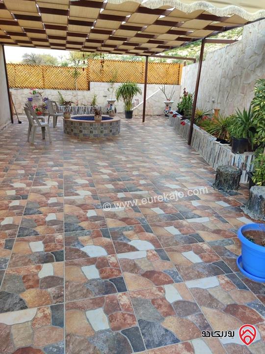 مزرعة مساحة 3 دونم + فيلا ريفية 220م للبيع في الزرقاء - صروت